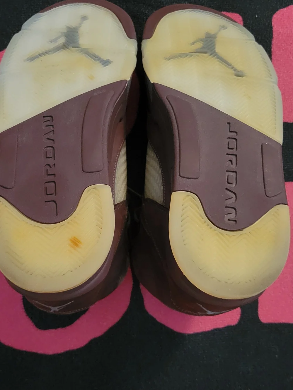 Jordan 5s bordeaux burgundy and brown minor scrape near toe box. No Box